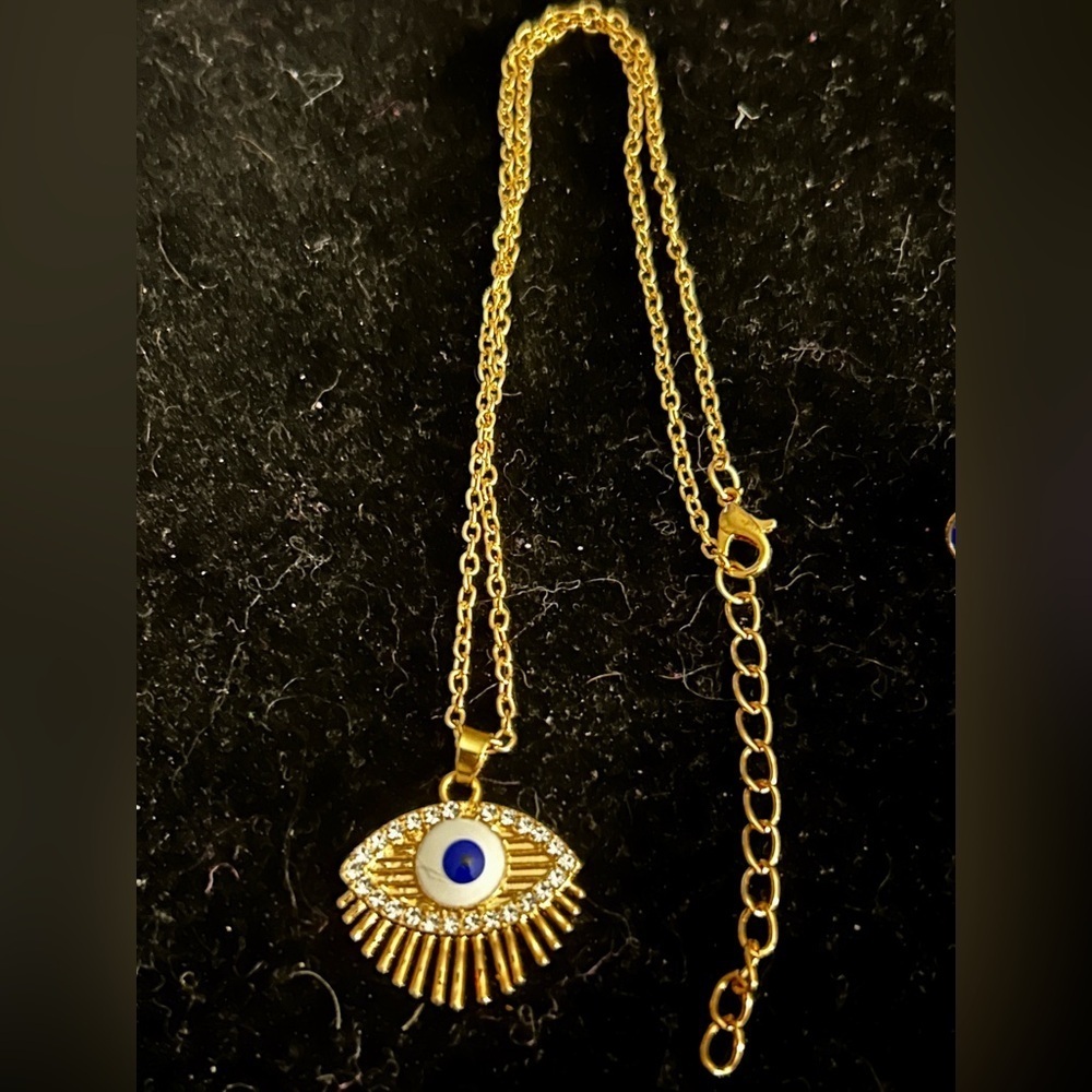 🪬 Mystic Blue Evil Eye Necklace Set.  Broach, earrings and Necklace - Picture 5 of 6